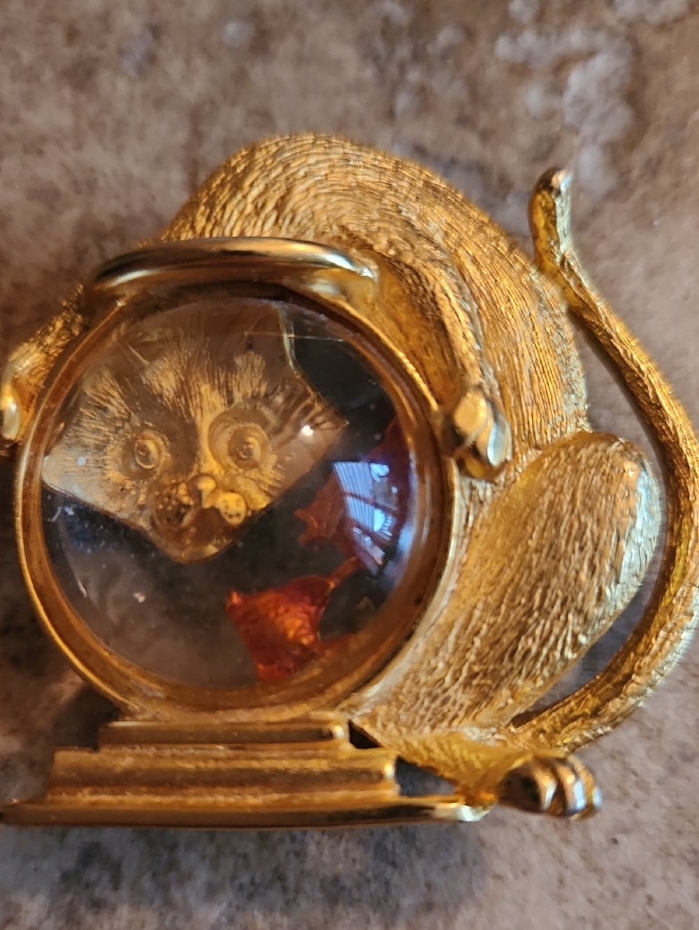 Vintage JJ Jonette Jewlery Gold Tone Cat & Fishbowl Brooch